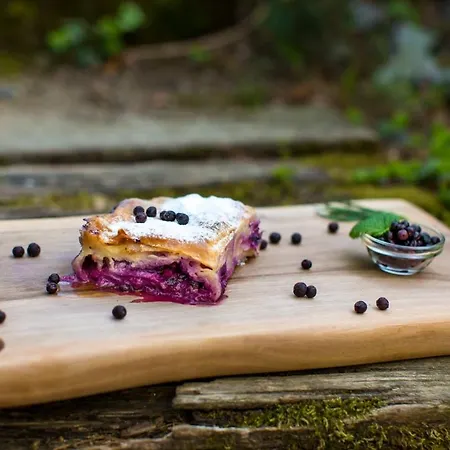 Brunarica Macesen Smogavc