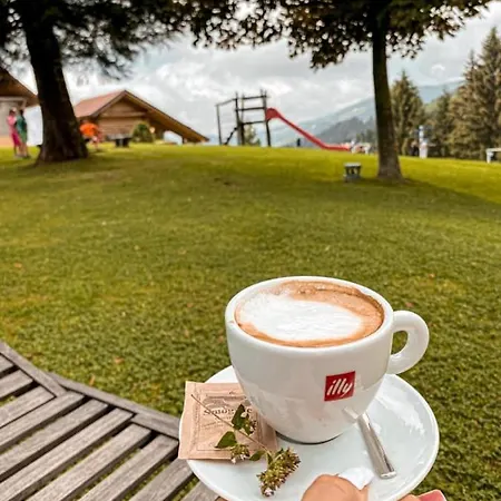 Lodge Brunarica Macesen Smogavc *