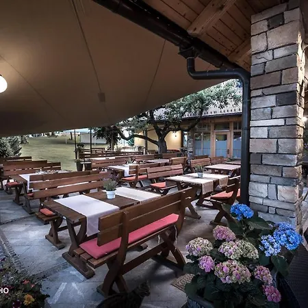 Brunarica Macesen Smogavc Hytte *