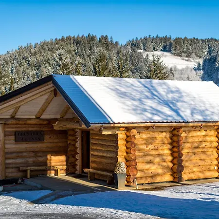 Lodge Brunarica Macesen Smogavc