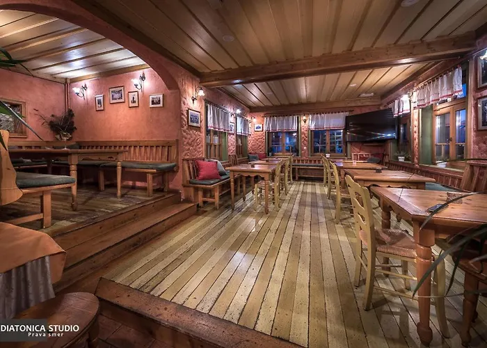 Domek letniskowy Brunarica Macesen Smogavc *