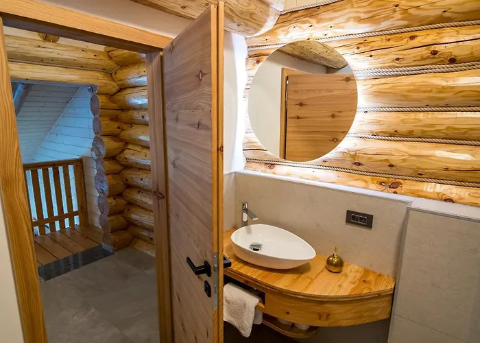 Brunarica Macesen Smogavc